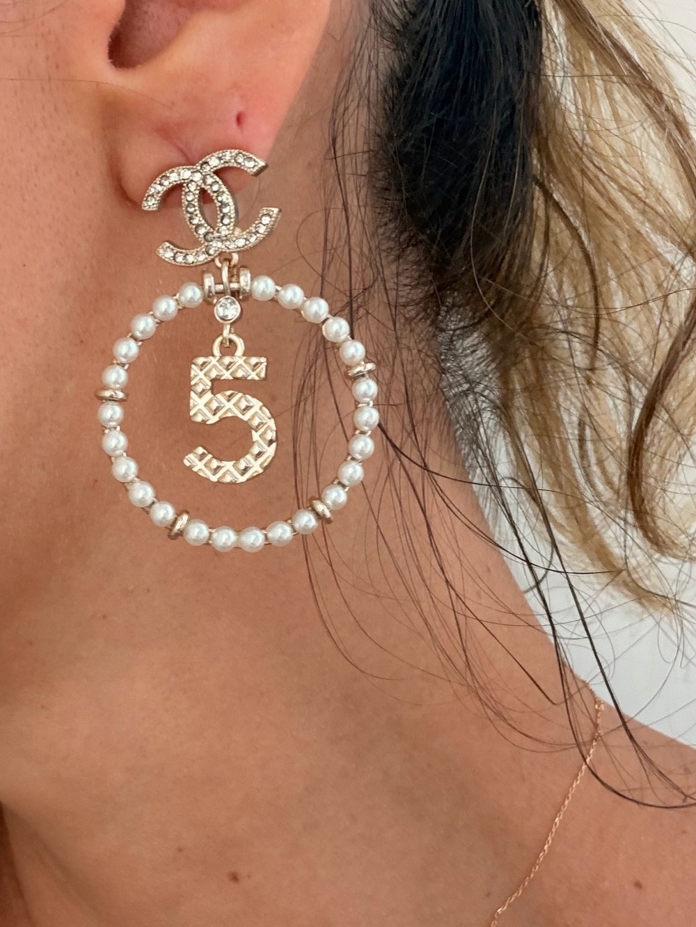 ✨CHANEL Pearl Hoop Earrings with Crystal CC Logo and Number 5 Charm✨ - Picture 8 of 9